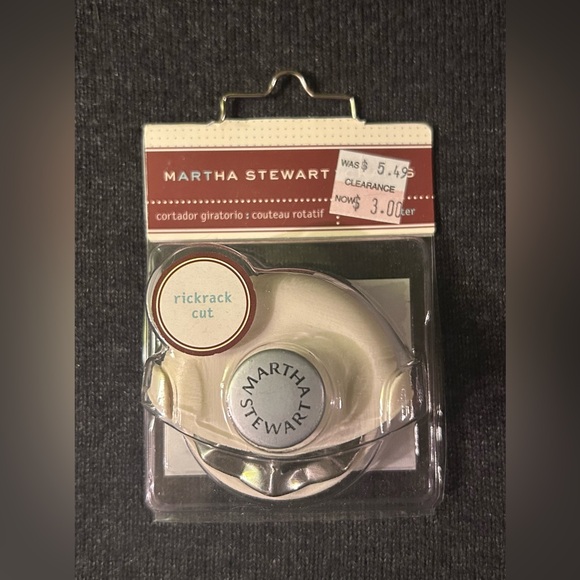 Martha Stewart Crafts Lot: Farm Barn Corner Paper Punch, 2 Rotary Blade Cutters - Picture 5 of 8